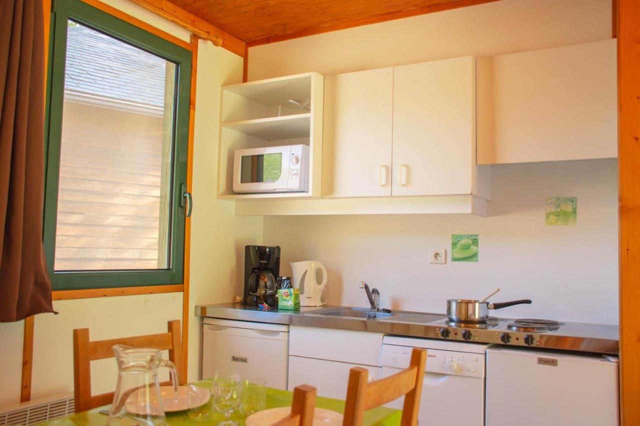 Les Chalets De Booz Saint-Germain-du-Teil Buitenkant foto