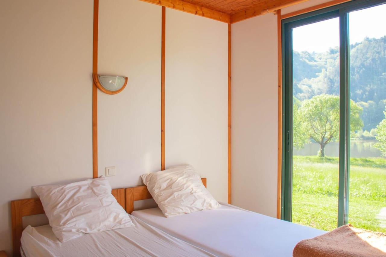 Les Chalets De Booz Saint-Germain-du-Teil Buitenkant foto