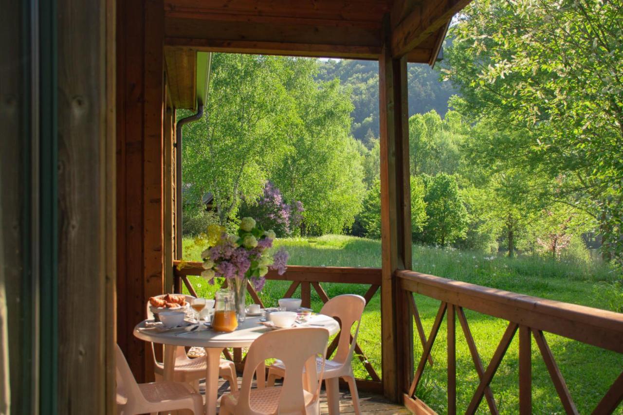 Les Chalets De Booz Saint-Germain-du-Teil Buitenkant foto