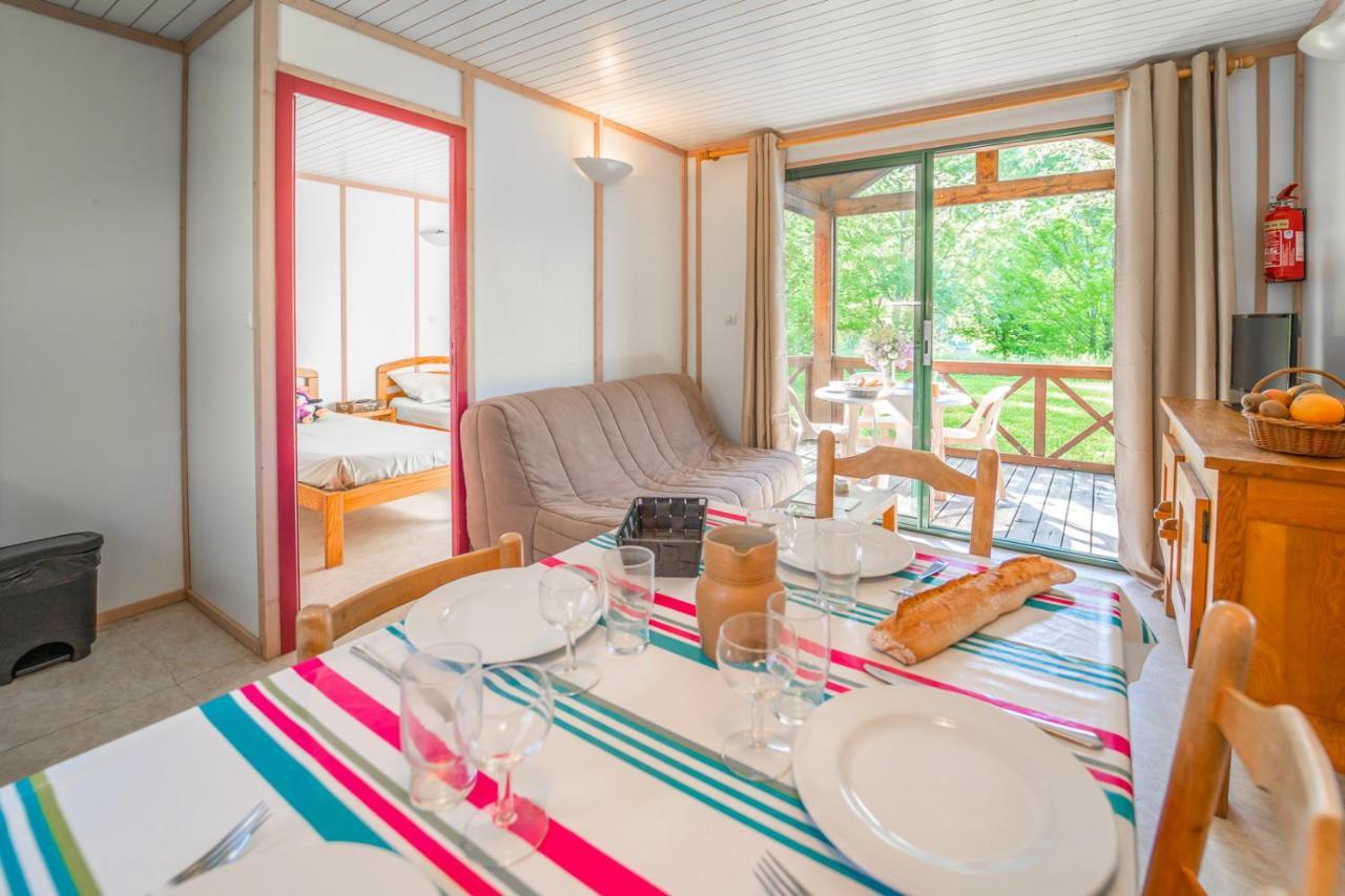Les Chalets De Booz Saint-Germain-du-Teil Buitenkant foto